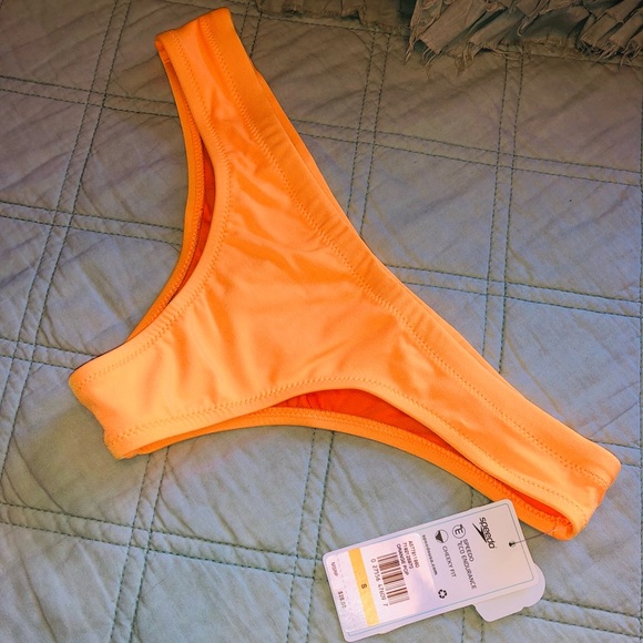 Speedo bikini top and bottom(s) - Picture 6 of 12